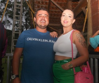 
<a style='margin-left: 5px;' class='btn btn-xs btn-social btn-facebook' href='https://www.facebook.com/sharer/sharer.php?u=https://www.galeramix.com.br/imagem/a117/800-800-90/conteudo/site_galerias/117/costelaco-junior-seco-2022-galera-mix-104.jpg' rel='popup' data-width='500' data-height='400'><i class='fa fa-facebook'></i>Compartilhar <span class='hidden-xs'>no Facebook</span>
</a> 
<a class='btn btn-default btn-xs' target='_blank' href='imagem/a117/800-800-90/conteudo/site_galerias/117/costelaco-junior-seco-2022-galera-mix-104.jpg'>
<span class='glyphicon glyphicon-cloud-download'></span> Salvar
</a>
