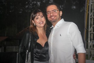 
<a style='margin-left: 5px;' class='btn btn-xs btn-social btn-facebook' href='https://www.facebook.com/sharer/sharer.php?u=https://www.galeramix.com.br/imagem/a117/800-800-90/conteudo/site_galerias/117/costelaco-junior-seco-2022-galera-mix-118.jpg' rel='popup' data-width='500' data-height='400'><i class='fa fa-facebook'></i>Compartilhar <span class='hidden-xs'>no Facebook</span>
</a> 
<a class='btn btn-default btn-xs' target='_blank' href='imagem/a117/800-800-90/conteudo/site_galerias/117/costelaco-junior-seco-2022-galera-mix-118.jpg'>
<span class='glyphicon glyphicon-cloud-download'></span> Salvar
</a>
