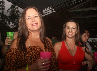 
<a style='margin-left: 5px;' class='btn btn-xs btn-social btn-facebook' href='https://www.facebook.com/sharer/sharer.php?u=https://www.galeramix.com.br/imagem/a117/800-800-90/conteudo/site_galerias/117/costelaco-junior-seco-2022-galera-mix-122.jpg' rel='popup' data-width='500' data-height='400'><i class='fa fa-facebook'></i>Compartilhar <span class='hidden-xs'>no Facebook</span>
</a> 
<a class='btn btn-default btn-xs' target='_blank' href='imagem/a117/800-800-90/conteudo/site_galerias/117/costelaco-junior-seco-2022-galera-mix-122.jpg'>
<span class='glyphicon glyphicon-cloud-download'></span> Salvar
</a>
