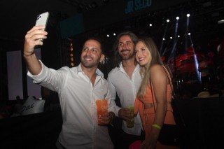 
<a style='margin-left: 5px;' class='btn btn-xs btn-social btn-facebook' href='https://www.facebook.com/sharer/sharer.php?u=https://www.galeramix.com.br/imagem/a117/800-800-90/conteudo/site_galerias/117/costelaco-junior-seco-2022-galera-mix-125.jpg' rel='popup' data-width='500' data-height='400'><i class='fa fa-facebook'></i>Compartilhar <span class='hidden-xs'>no Facebook</span>
</a> 
<a class='btn btn-default btn-xs' target='_blank' href='imagem/a117/800-800-90/conteudo/site_galerias/117/costelaco-junior-seco-2022-galera-mix-125.jpg'>
<span class='glyphicon glyphicon-cloud-download'></span> Salvar
</a>
