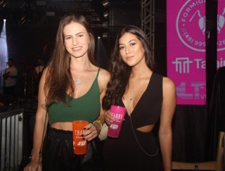 
<a style='margin-left: 5px;' class='btn btn-xs btn-social btn-facebook' href='https://www.facebook.com/sharer/sharer.php?u=https://www.galeramix.com.br/imagem/a117/800-800-90/conteudo/site_galerias/117/costelaco-junior-seco-2022-galera-mix-128.jpg' rel='popup' data-width='500' data-height='400'><i class='fa fa-facebook'></i>Compartilhar <span class='hidden-xs'>no Facebook</span>
</a> 
<a class='btn btn-default btn-xs' target='_blank' href='imagem/a117/800-800-90/conteudo/site_galerias/117/costelaco-junior-seco-2022-galera-mix-128.jpg'>
<span class='glyphicon glyphicon-cloud-download'></span> Salvar
</a>
