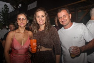 
<a style='margin-left: 5px;' class='btn btn-xs btn-social btn-facebook' href='https://www.facebook.com/sharer/sharer.php?u=https://www.galeramix.com.br/imagem/a117/800-800-90/conteudo/site_galerias/117/costelaco-junior-seco-2022-galera-mix-132.jpg' rel='popup' data-width='500' data-height='400'><i class='fa fa-facebook'></i>Compartilhar <span class='hidden-xs'>no Facebook</span>
</a> 
<a class='btn btn-default btn-xs' target='_blank' href='imagem/a117/800-800-90/conteudo/site_galerias/117/costelaco-junior-seco-2022-galera-mix-132.jpg'>
<span class='glyphicon glyphicon-cloud-download'></span> Salvar
</a>
