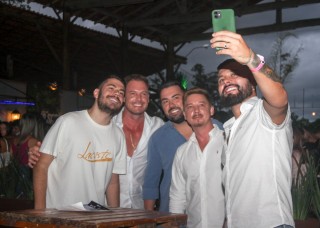 
<a style='margin-left: 5px;' class='btn btn-xs btn-social btn-facebook' href='https://www.facebook.com/sharer/sharer.php?u=https://www.galeramix.com.br/imagem/a117/800-800-90/conteudo/site_galerias/117/costelaco-junior-seco-2022-galera-mix-137.jpg' rel='popup' data-width='500' data-height='400'><i class='fa fa-facebook'></i>Compartilhar <span class='hidden-xs'>no Facebook</span>
</a> 
<a class='btn btn-default btn-xs' target='_blank' href='imagem/a117/800-800-90/conteudo/site_galerias/117/costelaco-junior-seco-2022-galera-mix-137.jpg'>
<span class='glyphicon glyphicon-cloud-download'></span> Salvar
</a>
