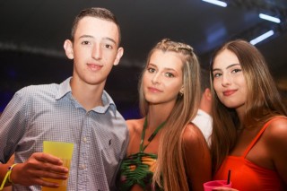 
<a style='margin-left: 5px;' class='btn btn-xs btn-social btn-facebook' href='https://www.facebook.com/sharer/sharer.php?u=https://www.galeramix.com.br/imagem/a117/800-800-90/conteudo/site_galerias/117/costelaco-junior-seco-2022-galera-mix-146.jpg' rel='popup' data-width='500' data-height='400'><i class='fa fa-facebook'></i>Compartilhar <span class='hidden-xs'>no Facebook</span>
</a> 
<a class='btn btn-default btn-xs' target='_blank' href='imagem/a117/800-800-90/conteudo/site_galerias/117/costelaco-junior-seco-2022-galera-mix-146.jpg'>
<span class='glyphicon glyphicon-cloud-download'></span> Salvar
</a>
