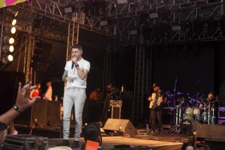 
<a style='margin-left: 5px;' class='btn btn-xs btn-social btn-facebook' href='https://www.facebook.com/sharer/sharer.php?u=https://www.galeramix.com.br/imagem/a117/800-800-90/conteudo/site_galerias/117/costelaco-junior-seco-2022-galera-mix-147.jpg' rel='popup' data-width='500' data-height='400'><i class='fa fa-facebook'></i>Compartilhar <span class='hidden-xs'>no Facebook</span>
</a> 
<a class='btn btn-default btn-xs' target='_blank' href='imagem/a117/800-800-90/conteudo/site_galerias/117/costelaco-junior-seco-2022-galera-mix-147.jpg'>
<span class='glyphicon glyphicon-cloud-download'></span> Salvar
</a>
