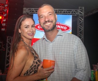 
<a style='margin-left: 5px;' class='btn btn-xs btn-social btn-facebook' href='https://www.facebook.com/sharer/sharer.php?u=https://www.galeramix.com.br/imagem/a117/800-800-90/conteudo/site_galerias/117/costelaco-junior-seco-2022-galera-mix-164.jpg' rel='popup' data-width='500' data-height='400'><i class='fa fa-facebook'></i>Compartilhar <span class='hidden-xs'>no Facebook</span>
</a> 
<a class='btn btn-default btn-xs' target='_blank' href='imagem/a117/800-800-90/conteudo/site_galerias/117/costelaco-junior-seco-2022-galera-mix-164.jpg'>
<span class='glyphicon glyphicon-cloud-download'></span> Salvar
</a>
