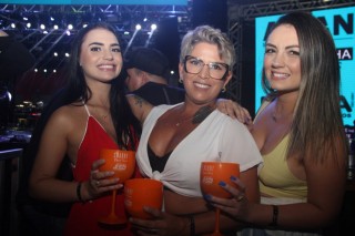 
<a style='margin-left: 5px;' class='btn btn-xs btn-social btn-facebook' href='https://www.facebook.com/sharer/sharer.php?u=https://www.galeramix.com.br/imagem/a117/800-800-90/conteudo/site_galerias/117/costelaco-junior-seco-2022-galera-mix-172.jpg' rel='popup' data-width='500' data-height='400'><i class='fa fa-facebook'></i>Compartilhar <span class='hidden-xs'>no Facebook</span>
</a> 
<a class='btn btn-default btn-xs' target='_blank' href='imagem/a117/800-800-90/conteudo/site_galerias/117/costelaco-junior-seco-2022-galera-mix-172.jpg'>
<span class='glyphicon glyphicon-cloud-download'></span> Salvar
</a>
