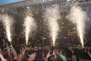 
<a style='margin-left: 5px;' class='btn btn-xs btn-social btn-facebook' href='https://www.facebook.com/sharer/sharer.php?u=https://www.galeramix.com.br/imagem/a117/800-800-90/conteudo/site_galerias/117/costelaco-junior-seco-2022-galera-mix-179.jpg' rel='popup' data-width='500' data-height='400'><i class='fa fa-facebook'></i>Compartilhar <span class='hidden-xs'>no Facebook</span>
</a> 
<a class='btn btn-default btn-xs' target='_blank' href='imagem/a117/800-800-90/conteudo/site_galerias/117/costelaco-junior-seco-2022-galera-mix-179.jpg'>
<span class='glyphicon glyphicon-cloud-download'></span> Salvar
</a>
