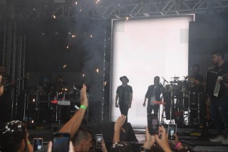 
<a style='margin-left: 5px;' class='btn btn-xs btn-social btn-facebook' href='https://www.facebook.com/sharer/sharer.php?u=https://www.galeramix.com.br/imagem/a117/800-800-90/conteudo/site_galerias/117/costelaco-junior-seco-2022-galera-mix-183.jpg' rel='popup' data-width='500' data-height='400'><i class='fa fa-facebook'></i>Compartilhar <span class='hidden-xs'>no Facebook</span>
</a> 
<a class='btn btn-default btn-xs' target='_blank' href='imagem/a117/800-800-90/conteudo/site_galerias/117/costelaco-junior-seco-2022-galera-mix-183.jpg'>
<span class='glyphicon glyphicon-cloud-download'></span> Salvar
</a>
