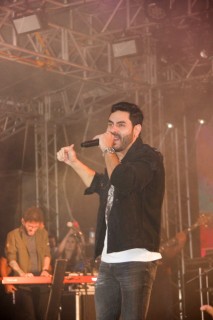 
<a style='margin-left: 5px;' class='btn btn-xs btn-social btn-facebook' href='https://www.facebook.com/sharer/sharer.php?u=https://www.galeramix.com.br/imagem/a117/800-800-90/conteudo/site_galerias/117/costelaco-junior-seco-2022-galera-mix-188.jpg' rel='popup' data-width='500' data-height='400'><i class='fa fa-facebook'></i>Compartilhar <span class='hidden-xs'>no Facebook</span>
</a> 
<a class='btn btn-default btn-xs' target='_blank' href='imagem/a117/800-800-90/conteudo/site_galerias/117/costelaco-junior-seco-2022-galera-mix-188.jpg'>
<span class='glyphicon glyphicon-cloud-download'></span> Salvar
</a>
