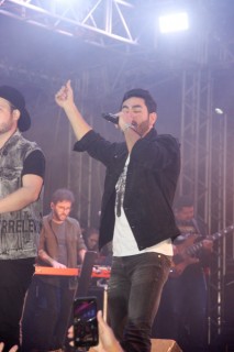 
<a style='margin-left: 5px;' class='btn btn-xs btn-social btn-facebook' href='https://www.facebook.com/sharer/sharer.php?u=https://www.galeramix.com.br/imagem/a117/800-800-90/conteudo/site_galerias/117/costelaco-junior-seco-2022-galera-mix-190.jpg' rel='popup' data-width='500' data-height='400'><i class='fa fa-facebook'></i>Compartilhar <span class='hidden-xs'>no Facebook</span>
</a> 
<a class='btn btn-default btn-xs' target='_blank' href='imagem/a117/800-800-90/conteudo/site_galerias/117/costelaco-junior-seco-2022-galera-mix-190.jpg'>
<span class='glyphicon glyphicon-cloud-download'></span> Salvar
</a>
