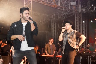 
<a style='margin-left: 5px;' class='btn btn-xs btn-social btn-facebook' href='https://www.facebook.com/sharer/sharer.php?u=https://www.galeramix.com.br/imagem/a117/800-800-90/conteudo/site_galerias/117/costelaco-junior-seco-2022-galera-mix-196.jpg' rel='popup' data-width='500' data-height='400'><i class='fa fa-facebook'></i>Compartilhar <span class='hidden-xs'>no Facebook</span>
</a> 
<a class='btn btn-default btn-xs' target='_blank' href='imagem/a117/800-800-90/conteudo/site_galerias/117/costelaco-junior-seco-2022-galera-mix-196.jpg'>
<span class='glyphicon glyphicon-cloud-download'></span> Salvar
</a>
