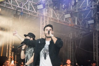 
<a style='margin-left: 5px;' class='btn btn-xs btn-social btn-facebook' href='https://www.facebook.com/sharer/sharer.php?u=https://www.galeramix.com.br/imagem/a117/800-800-90/conteudo/site_galerias/117/costelaco-junior-seco-2022-galera-mix-197.jpg' rel='popup' data-width='500' data-height='400'><i class='fa fa-facebook'></i>Compartilhar <span class='hidden-xs'>no Facebook</span>
</a> 
<a class='btn btn-default btn-xs' target='_blank' href='imagem/a117/800-800-90/conteudo/site_galerias/117/costelaco-junior-seco-2022-galera-mix-197.jpg'>
<span class='glyphicon glyphicon-cloud-download'></span> Salvar
</a>
