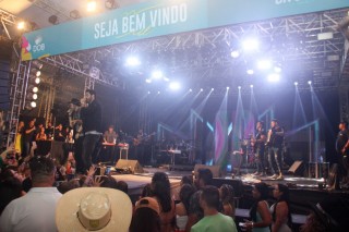 
<a style='margin-left: 5px;' class='btn btn-xs btn-social btn-facebook' href='https://www.facebook.com/sharer/sharer.php?u=https://www.galeramix.com.br/imagem/a117/800-800-90/conteudo/site_galerias/117/costelaco-junior-seco-2022-galera-mix-201.jpg' rel='popup' data-width='500' data-height='400'><i class='fa fa-facebook'></i>Compartilhar <span class='hidden-xs'>no Facebook</span>
</a> 
<a class='btn btn-default btn-xs' target='_blank' href='imagem/a117/800-800-90/conteudo/site_galerias/117/costelaco-junior-seco-2022-galera-mix-201.jpg'>
<span class='glyphicon glyphicon-cloud-download'></span> Salvar
</a>
