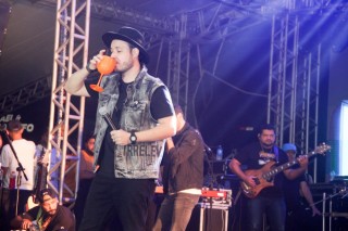 
<a style='margin-left: 5px;' class='btn btn-xs btn-social btn-facebook' href='https://www.facebook.com/sharer/sharer.php?u=https://www.galeramix.com.br/imagem/a117/800-800-90/conteudo/site_galerias/117/costelaco-junior-seco-2022-galera-mix-202.jpg' rel='popup' data-width='500' data-height='400'><i class='fa fa-facebook'></i>Compartilhar <span class='hidden-xs'>no Facebook</span>
</a> 
<a class='btn btn-default btn-xs' target='_blank' href='imagem/a117/800-800-90/conteudo/site_galerias/117/costelaco-junior-seco-2022-galera-mix-202.jpg'>
<span class='glyphicon glyphicon-cloud-download'></span> Salvar
</a>
