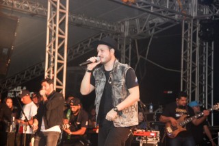 
<a style='margin-left: 5px;' class='btn btn-xs btn-social btn-facebook' href='https://www.facebook.com/sharer/sharer.php?u=https://www.galeramix.com.br/imagem/a117/800-800-90/conteudo/site_galerias/117/costelaco-junior-seco-2022-galera-mix-203.jpg' rel='popup' data-width='500' data-height='400'><i class='fa fa-facebook'></i>Compartilhar <span class='hidden-xs'>no Facebook</span>
</a> 
<a class='btn btn-default btn-xs' target='_blank' href='imagem/a117/800-800-90/conteudo/site_galerias/117/costelaco-junior-seco-2022-galera-mix-203.jpg'>
<span class='glyphicon glyphicon-cloud-download'></span> Salvar
</a>
