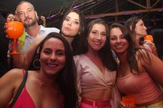 
<a style='margin-left: 5px;' class='btn btn-xs btn-social btn-facebook' href='https://www.facebook.com/sharer/sharer.php?u=https://www.galeramix.com.br/imagem/a117/800-800-90/conteudo/site_galerias/117/costelaco-junior-seco-2022-galera-mix-204.jpg' rel='popup' data-width='500' data-height='400'><i class='fa fa-facebook'></i>Compartilhar <span class='hidden-xs'>no Facebook</span>
</a> 
<a class='btn btn-default btn-xs' target='_blank' href='imagem/a117/800-800-90/conteudo/site_galerias/117/costelaco-junior-seco-2022-galera-mix-204.jpg'>
<span class='glyphicon glyphicon-cloud-download'></span> Salvar
</a>
