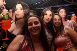 
<a style='margin-left: 5px;' class='btn btn-xs btn-social btn-facebook' href='https://www.facebook.com/sharer/sharer.php?u=https://www.galeramix.com.br/imagem/a117/800-800-90/conteudo/site_galerias/117/costelaco-junior-seco-2022-galera-mix-205.jpg' rel='popup' data-width='500' data-height='400'><i class='fa fa-facebook'></i>Compartilhar <span class='hidden-xs'>no Facebook</span>
</a> 
<a class='btn btn-default btn-xs' target='_blank' href='imagem/a117/800-800-90/conteudo/site_galerias/117/costelaco-junior-seco-2022-galera-mix-205.jpg'>
<span class='glyphicon glyphicon-cloud-download'></span> Salvar
</a>
