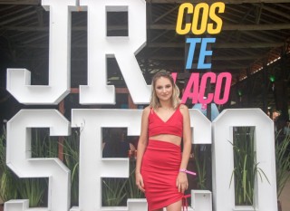 
<a style='margin-left: 5px;' class='btn btn-xs btn-social btn-facebook' href='https://www.facebook.com/sharer/sharer.php?u=https://www.galeramix.com.br/imagem/a117/800-800-90/conteudo/site_galerias/117/costelaco-junior-seco-2022-galera-mix-209.jpg' rel='popup' data-width='500' data-height='400'><i class='fa fa-facebook'></i>Compartilhar <span class='hidden-xs'>no Facebook</span>
</a> 
<a class='btn btn-default btn-xs' target='_blank' href='imagem/a117/800-800-90/conteudo/site_galerias/117/costelaco-junior-seco-2022-galera-mix-209.jpg'>
<span class='glyphicon glyphicon-cloud-download'></span> Salvar
</a>
