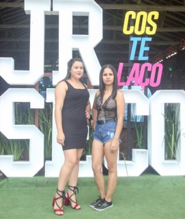 
<a style='margin-left: 5px;' class='btn btn-xs btn-social btn-facebook' href='https://www.facebook.com/sharer/sharer.php?u=https://www.galeramix.com.br/imagem/a117/800-800-90/conteudo/site_galerias/117/costelaco-junior-seco-2022-galera-mix-226.jpg' rel='popup' data-width='500' data-height='400'><i class='fa fa-facebook'></i>Compartilhar <span class='hidden-xs'>no Facebook</span>
</a> 
<a class='btn btn-default btn-xs' target='_blank' href='imagem/a117/800-800-90/conteudo/site_galerias/117/costelaco-junior-seco-2022-galera-mix-226.jpg'>
<span class='glyphicon glyphicon-cloud-download'></span> Salvar
</a>
