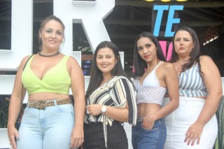 
<a style='margin-left: 5px;' class='btn btn-xs btn-social btn-facebook' href='https://www.facebook.com/sharer/sharer.php?u=https://www.galeramix.com.br/imagem/a117/800-800-90/conteudo/site_galerias/117/costelaco-junior-seco-2022-galera-mix-239.jpg' rel='popup' data-width='500' data-height='400'><i class='fa fa-facebook'></i>Compartilhar <span class='hidden-xs'>no Facebook</span>
</a> 
<a class='btn btn-default btn-xs' target='_blank' href='imagem/a117/800-800-90/conteudo/site_galerias/117/costelaco-junior-seco-2022-galera-mix-239.jpg'>
<span class='glyphicon glyphicon-cloud-download'></span> Salvar
</a>
