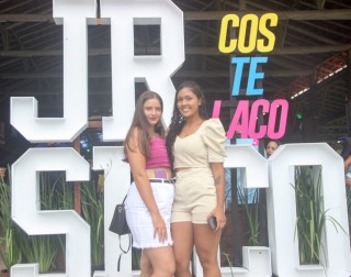 
<a style='margin-left: 5px;' class='btn btn-xs btn-social btn-facebook' href='https://www.facebook.com/sharer/sharer.php?u=https://www.galeramix.com.br/imagem/a117/800-800-90/conteudo/site_galerias/117/costelaco-junior-seco-2022-galera-mix-240.jpg' rel='popup' data-width='500' data-height='400'><i class='fa fa-facebook'></i>Compartilhar <span class='hidden-xs'>no Facebook</span>
</a> 
<a class='btn btn-default btn-xs' target='_blank' href='imagem/a117/800-800-90/conteudo/site_galerias/117/costelaco-junior-seco-2022-galera-mix-240.jpg'>
<span class='glyphicon glyphicon-cloud-download'></span> Salvar
</a>
