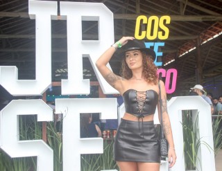 
<a style='margin-left: 5px;' class='btn btn-xs btn-social btn-facebook' href='https://www.facebook.com/sharer/sharer.php?u=https://www.galeramix.com.br/imagem/a117/800-800-90/conteudo/site_galerias/117/costelaco-junior-seco-2022-galera-mix-251.jpg' rel='popup' data-width='500' data-height='400'><i class='fa fa-facebook'></i>Compartilhar <span class='hidden-xs'>no Facebook</span>
</a> 
<a class='btn btn-default btn-xs' target='_blank' href='imagem/a117/800-800-90/conteudo/site_galerias/117/costelaco-junior-seco-2022-galera-mix-251.jpg'>
<span class='glyphicon glyphicon-cloud-download'></span> Salvar
</a>
