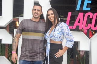 
<a style='margin-left: 5px;' class='btn btn-xs btn-social btn-facebook' href='https://www.facebook.com/sharer/sharer.php?u=https://www.galeramix.com.br/imagem/a117/800-800-90/conteudo/site_galerias/117/costelaco-junior-seco-2022-galera-mix-284.jpg' rel='popup' data-width='500' data-height='400'><i class='fa fa-facebook'></i>Compartilhar <span class='hidden-xs'>no Facebook</span>
</a> 
<a class='btn btn-default btn-xs' target='_blank' href='imagem/a117/800-800-90/conteudo/site_galerias/117/costelaco-junior-seco-2022-galera-mix-284.jpg'>
<span class='glyphicon glyphicon-cloud-download'></span> Salvar
</a>
