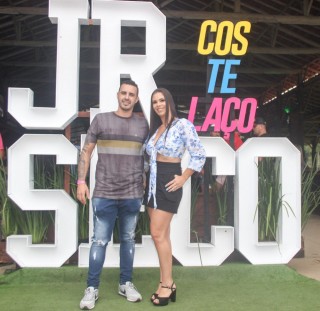 
<a style='margin-left: 5px;' class='btn btn-xs btn-social btn-facebook' href='https://www.facebook.com/sharer/sharer.php?u=https://www.galeramix.com.br/imagem/a117/800-800-90/conteudo/site_galerias/117/costelaco-junior-seco-2022-galera-mix-285.jpg' rel='popup' data-width='500' data-height='400'><i class='fa fa-facebook'></i>Compartilhar <span class='hidden-xs'>no Facebook</span>
</a> 
<a class='btn btn-default btn-xs' target='_blank' href='imagem/a117/800-800-90/conteudo/site_galerias/117/costelaco-junior-seco-2022-galera-mix-285.jpg'>
<span class='glyphicon glyphicon-cloud-download'></span> Salvar
</a>
