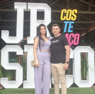 
<a style='margin-left: 5px;' class='btn btn-xs btn-social btn-facebook' href='https://www.facebook.com/sharer/sharer.php?u=https://www.galeramix.com.br/imagem/a117/800-800-90/conteudo/site_galerias/117/costelaco-junior-seco-2022-galera-mix-295.jpg' rel='popup' data-width='500' data-height='400'><i class='fa fa-facebook'></i>Compartilhar <span class='hidden-xs'>no Facebook</span>
</a> 
<a class='btn btn-default btn-xs' target='_blank' href='imagem/a117/800-800-90/conteudo/site_galerias/117/costelaco-junior-seco-2022-galera-mix-295.jpg'>
<span class='glyphicon glyphicon-cloud-download'></span> Salvar
</a>
