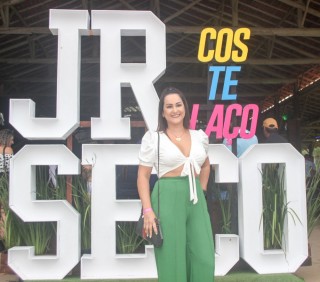 
<a style='margin-left: 5px;' class='btn btn-xs btn-social btn-facebook' href='https://www.facebook.com/sharer/sharer.php?u=https://www.galeramix.com.br/imagem/a117/800-800-90/conteudo/site_galerias/117/costelaco-junior-seco-2022-galera-mix-320.jpg' rel='popup' data-width='500' data-height='400'><i class='fa fa-facebook'></i>Compartilhar <span class='hidden-xs'>no Facebook</span>
</a> 
<a class='btn btn-default btn-xs' target='_blank' href='imagem/a117/800-800-90/conteudo/site_galerias/117/costelaco-junior-seco-2022-galera-mix-320.jpg'>
<span class='glyphicon glyphicon-cloud-download'></span> Salvar
</a>
