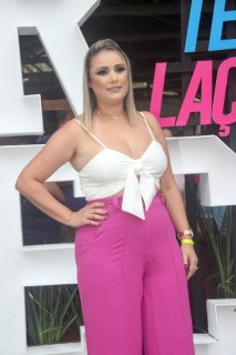 
<a style='margin-left: 5px;' class='btn btn-xs btn-social btn-facebook' href='https://www.facebook.com/sharer/sharer.php?u=https://www.galeramix.com.br/imagem/a117/800-800-90/conteudo/site_galerias/117/costelaco-junior-seco-2022-galera-mix-322.jpg' rel='popup' data-width='500' data-height='400'><i class='fa fa-facebook'></i>Compartilhar <span class='hidden-xs'>no Facebook</span>
</a> 
<a class='btn btn-default btn-xs' target='_blank' href='imagem/a117/800-800-90/conteudo/site_galerias/117/costelaco-junior-seco-2022-galera-mix-322.jpg'>
<span class='glyphicon glyphicon-cloud-download'></span> Salvar
</a>
