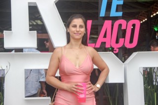 
<a style='margin-left: 5px;' class='btn btn-xs btn-social btn-facebook' href='https://www.facebook.com/sharer/sharer.php?u=https://www.galeramix.com.br/imagem/a117/800-800-90/conteudo/site_galerias/117/costelaco-junior-seco-2022-galera-mix-33.jpg' rel='popup' data-width='500' data-height='400'><i class='fa fa-facebook'></i>Compartilhar <span class='hidden-xs'>no Facebook</span>
</a> 
<a class='btn btn-default btn-xs' target='_blank' href='imagem/a117/800-800-90/conteudo/site_galerias/117/costelaco-junior-seco-2022-galera-mix-33.jpg'>
<span class='glyphicon glyphicon-cloud-download'></span> Salvar
</a>
