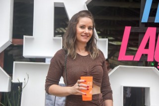 
<a style='margin-left: 5px;' class='btn btn-xs btn-social btn-facebook' href='https://www.facebook.com/sharer/sharer.php?u=https://www.galeramix.com.br/imagem/a117/800-800-90/conteudo/site_galerias/117/costelaco-junior-seco-2022-galera-mix-38.jpg' rel='popup' data-width='500' data-height='400'><i class='fa fa-facebook'></i>Compartilhar <span class='hidden-xs'>no Facebook</span>
</a> 
<a class='btn btn-default btn-xs' target='_blank' href='imagem/a117/800-800-90/conteudo/site_galerias/117/costelaco-junior-seco-2022-galera-mix-38.jpg'>
<span class='glyphicon glyphicon-cloud-download'></span> Salvar
</a>
