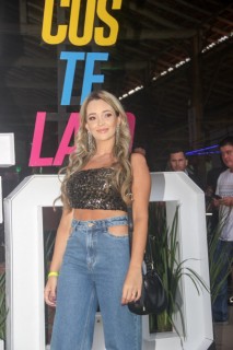 
<a style='margin-left: 5px;' class='btn btn-xs btn-social btn-facebook' href='https://www.facebook.com/sharer/sharer.php?u=https://www.galeramix.com.br/imagem/a117/800-800-90/conteudo/site_galerias/117/costelaco-junior-seco-2022-galera-mix-63.jpg' rel='popup' data-width='500' data-height='400'><i class='fa fa-facebook'></i>Compartilhar <span class='hidden-xs'>no Facebook</span>
</a> 
<a class='btn btn-default btn-xs' target='_blank' href='imagem/a117/800-800-90/conteudo/site_galerias/117/costelaco-junior-seco-2022-galera-mix-63.jpg'>
<span class='glyphicon glyphicon-cloud-download'></span> Salvar
</a>
