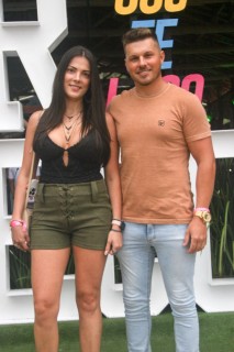 
<a style='margin-left: 5px;' class='btn btn-xs btn-social btn-facebook' href='https://www.facebook.com/sharer/sharer.php?u=https://www.galeramix.com.br/imagem/a117/800-800-90/conteudo/site_galerias/117/costelaco-junior-seco-2022-galera-mix-80.jpg' rel='popup' data-width='500' data-height='400'><i class='fa fa-facebook'></i>Compartilhar <span class='hidden-xs'>no Facebook</span>
</a> 
<a class='btn btn-default btn-xs' target='_blank' href='imagem/a117/800-800-90/conteudo/site_galerias/117/costelaco-junior-seco-2022-galera-mix-80.jpg'>
<span class='glyphicon glyphicon-cloud-download'></span> Salvar
</a>
