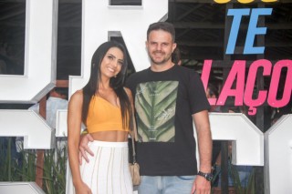 
<a style='margin-left: 5px;' class='btn btn-xs btn-social btn-facebook' href='https://www.facebook.com/sharer/sharer.php?u=https://www.galeramix.com.br/imagem/a117/800-800-90/conteudo/site_galerias/117/costelaco-junior-seco-2022-galera-mix-85.jpg' rel='popup' data-width='500' data-height='400'><i class='fa fa-facebook'></i>Compartilhar <span class='hidden-xs'>no Facebook</span>
</a> 
<a class='btn btn-default btn-xs' target='_blank' href='imagem/a117/800-800-90/conteudo/site_galerias/117/costelaco-junior-seco-2022-galera-mix-85.jpg'>
<span class='glyphicon glyphicon-cloud-download'></span> Salvar
</a>
