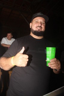 
<a style='margin-left: 5px;' class='btn btn-xs btn-social btn-facebook' href='https://www.facebook.com/sharer/sharer.php?u=https://www.galeramix.com.br/imagem/a117/800-800-90/conteudo/site_galerias/117/costelaco-junior-seco-2022-galera-mix-89.jpg' rel='popup' data-width='500' data-height='400'><i class='fa fa-facebook'></i>Compartilhar <span class='hidden-xs'>no Facebook</span>
</a> 
<a class='btn btn-default btn-xs' target='_blank' href='imagem/a117/800-800-90/conteudo/site_galerias/117/costelaco-junior-seco-2022-galera-mix-89.jpg'>
<span class='glyphicon glyphicon-cloud-download'></span> Salvar
</a>
