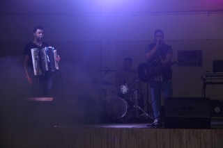 
<a style='margin-left: 5px;' class='btn btn-xs btn-social btn-facebook' href='https://www.facebook.com/sharer/sharer.php?u=https://www.galeramix.com.br/imagem/a118/800-800-90/conteudo/site_galerias/118/0053.jpg' rel='popup' data-width='500' data-height='400'><i class='fa fa-facebook'></i>Compartilhar <span class='hidden-xs'>no Facebook</span>
</a> 
<a class='btn btn-default btn-xs' target='_blank' href='imagem/a118/800-800-90/conteudo/site_galerias/118/0053.jpg'>
<span class='glyphicon glyphicon-cloud-download'></span> Salvar
</a>
