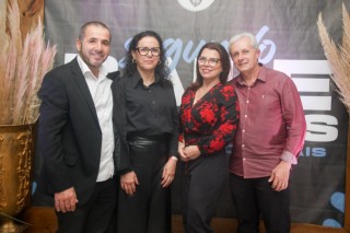 
<a style='margin-left: 5px;' class='btn btn-xs btn-social btn-facebook' href='https://www.facebook.com/sharer/sharer.php?u=https://www.galeramix.com.br/imagem/a118/800-800-90/conteudo/site_galerias/118/0094.jpg' rel='popup' data-width='500' data-height='400'><i class='fa fa-facebook'></i>Compartilhar <span class='hidden-xs'>no Facebook</span>
</a> 
<a class='btn btn-default btn-xs' target='_blank' href='imagem/a118/800-800-90/conteudo/site_galerias/118/0094.jpg'>
<span class='glyphicon glyphicon-cloud-download'></span> Salvar
</a>
