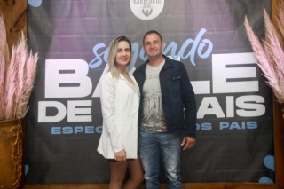 
<a style='margin-left: 5px;' class='btn btn-xs btn-social btn-facebook' href='https://www.facebook.com/sharer/sharer.php?u=https://www.galeramix.com.br/imagem/a118/800-800-90/conteudo/site_galerias/118/baile-10.jpg' rel='popup' data-width='500' data-height='400'><i class='fa fa-facebook'></i>Compartilhar <span class='hidden-xs'>no Facebook</span>
</a> 
<a class='btn btn-default btn-xs' target='_blank' href='imagem/a118/800-800-90/conteudo/site_galerias/118/baile-10.jpg'>
<span class='glyphicon glyphicon-cloud-download'></span> Salvar
</a>
