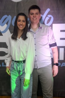 
<a style='margin-left: 5px;' class='btn btn-xs btn-social btn-facebook' href='https://www.facebook.com/sharer/sharer.php?u=https://www.galeramix.com.br/imagem/a118/800-800-90/conteudo/site_galerias/118/baile-105.jpg' rel='popup' data-width='500' data-height='400'><i class='fa fa-facebook'></i>Compartilhar <span class='hidden-xs'>no Facebook</span>
</a> 
<a class='btn btn-default btn-xs' target='_blank' href='imagem/a118/800-800-90/conteudo/site_galerias/118/baile-105.jpg'>
<span class='glyphicon glyphicon-cloud-download'></span> Salvar
</a>
