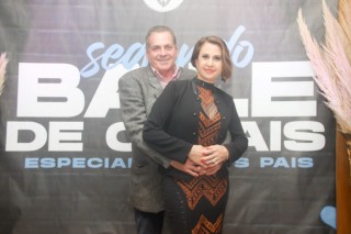 
<a style='margin-left: 5px;' class='btn btn-xs btn-social btn-facebook' href='https://www.facebook.com/sharer/sharer.php?u=https://www.galeramix.com.br/imagem/a118/800-800-90/conteudo/site_galerias/118/baile-12.jpg' rel='popup' data-width='500' data-height='400'><i class='fa fa-facebook'></i>Compartilhar <span class='hidden-xs'>no Facebook</span>
</a> 
<a class='btn btn-default btn-xs' target='_blank' href='imagem/a118/800-800-90/conteudo/site_galerias/118/baile-12.jpg'>
<span class='glyphicon glyphicon-cloud-download'></span> Salvar
</a>
