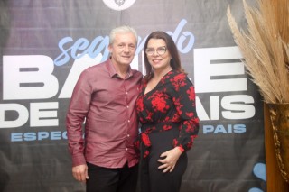 
<a style='margin-left: 5px;' class='btn btn-xs btn-social btn-facebook' href='https://www.facebook.com/sharer/sharer.php?u=https://www.galeramix.com.br/imagem/a118/800-800-90/conteudo/site_galerias/118/baile-61.jpg' rel='popup' data-width='500' data-height='400'><i class='fa fa-facebook'></i>Compartilhar <span class='hidden-xs'>no Facebook</span>
</a> 
<a class='btn btn-default btn-xs' target='_blank' href='imagem/a118/800-800-90/conteudo/site_galerias/118/baile-61.jpg'>
<span class='glyphicon glyphicon-cloud-download'></span> Salvar
</a>
