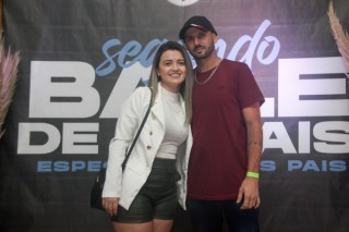 
<a style='margin-left: 5px;' class='btn btn-xs btn-social btn-facebook' href='https://www.facebook.com/sharer/sharer.php?u=https://www.galeramix.com.br/imagem/a118/800-800-90/conteudo/site_galerias/118/baile-73.jpg' rel='popup' data-width='500' data-height='400'><i class='fa fa-facebook'></i>Compartilhar <span class='hidden-xs'>no Facebook</span>
</a> 
<a class='btn btn-default btn-xs' target='_blank' href='imagem/a118/800-800-90/conteudo/site_galerias/118/baile-73.jpg'>
<span class='glyphicon glyphicon-cloud-download'></span> Salvar
</a>
