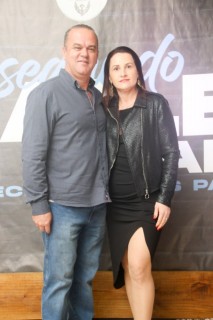 
<a style='margin-left: 5px;' class='btn btn-xs btn-social btn-facebook' href='https://www.facebook.com/sharer/sharer.php?u=https://www.galeramix.com.br/imagem/a118/800-800-90/conteudo/site_galerias/118/baile-75.jpg' rel='popup' data-width='500' data-height='400'><i class='fa fa-facebook'></i>Compartilhar <span class='hidden-xs'>no Facebook</span>
</a> 
<a class='btn btn-default btn-xs' target='_blank' href='imagem/a118/800-800-90/conteudo/site_galerias/118/baile-75.jpg'>
<span class='glyphicon glyphicon-cloud-download'></span> Salvar
</a>
