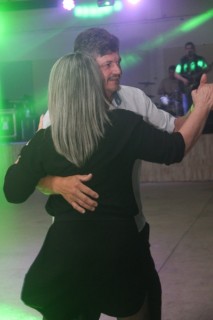 
<a style='margin-left: 5px;' class='btn btn-xs btn-social btn-facebook' href='https://www.facebook.com/sharer/sharer.php?u=https://www.galeramix.com.br/imagem/a118/800-800-90/conteudo/site_galerias/118/baile-79.jpg' rel='popup' data-width='500' data-height='400'><i class='fa fa-facebook'></i>Compartilhar <span class='hidden-xs'>no Facebook</span>
</a> 
<a class='btn btn-default btn-xs' target='_blank' href='imagem/a118/800-800-90/conteudo/site_galerias/118/baile-79.jpg'>
<span class='glyphicon glyphicon-cloud-download'></span> Salvar
</a>
