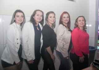 
<a style='margin-left: 5px;' class='btn btn-xs btn-social btn-facebook' href='https://www.facebook.com/sharer/sharer.php?u=https://www.galeramix.com.br/imagem/a118/800-800-90/conteudo/site_galerias/118/baile-93.jpg' rel='popup' data-width='500' data-height='400'><i class='fa fa-facebook'></i>Compartilhar <span class='hidden-xs'>no Facebook</span>
</a> 
<a class='btn btn-default btn-xs' target='_blank' href='imagem/a118/800-800-90/conteudo/site_galerias/118/baile-93.jpg'>
<span class='glyphicon glyphicon-cloud-download'></span> Salvar
</a>
