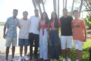 
<a style='margin-left: 5px;' class='btn btn-xs btn-social btn-facebook' href='https://www.facebook.com/sharer/sharer.php?u=https://www.galeramix.com.br/imagem/a119/800-800-90/conteudo/site_galerias/119/deseferrujem-30.jpg' rel='popup' data-width='500' data-height='400'><i class='fa fa-facebook'></i>Compartilhar <span class='hidden-xs'>no Facebook</span>
</a> 
<a class='btn btn-default btn-xs' target='_blank' href='imagem/a119/800-800-90/conteudo/site_galerias/119/deseferrujem-30.jpg'>
<span class='glyphicon glyphicon-cloud-download'></span> Salvar
</a>
