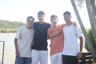 
<a style='margin-left: 5px;' class='btn btn-xs btn-social btn-facebook' href='https://www.facebook.com/sharer/sharer.php?u=https://www.galeramix.com.br/imagem/a119/800-800-90/conteudo/site_galerias/119/deseferrujem-35.jpg' rel='popup' data-width='500' data-height='400'><i class='fa fa-facebook'></i>Compartilhar <span class='hidden-xs'>no Facebook</span>
</a> 
<a class='btn btn-default btn-xs' target='_blank' href='imagem/a119/800-800-90/conteudo/site_galerias/119/deseferrujem-35.jpg'>
<span class='glyphicon glyphicon-cloud-download'></span> Salvar
</a>
